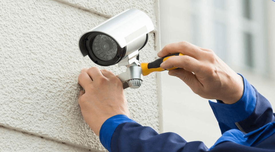 comingsoon.ae-how-dubais-event-venues-stay-safe-and-organized-behind-the-scenes-a-look-at-cctv-it-support-2025-11-10_20-46-25_578853